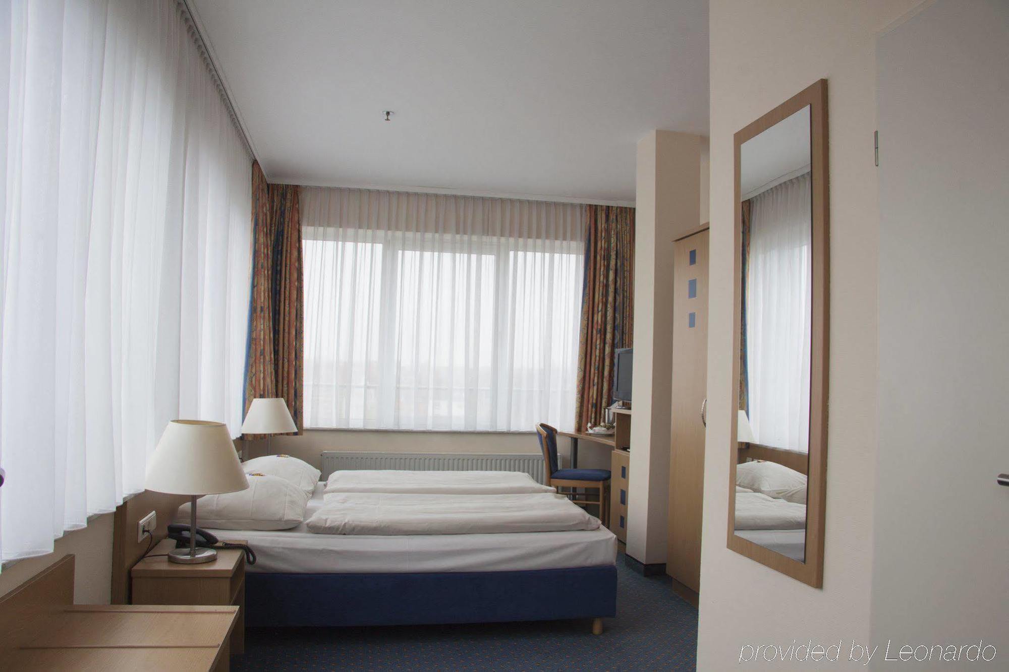 Hotel Plaza 3*